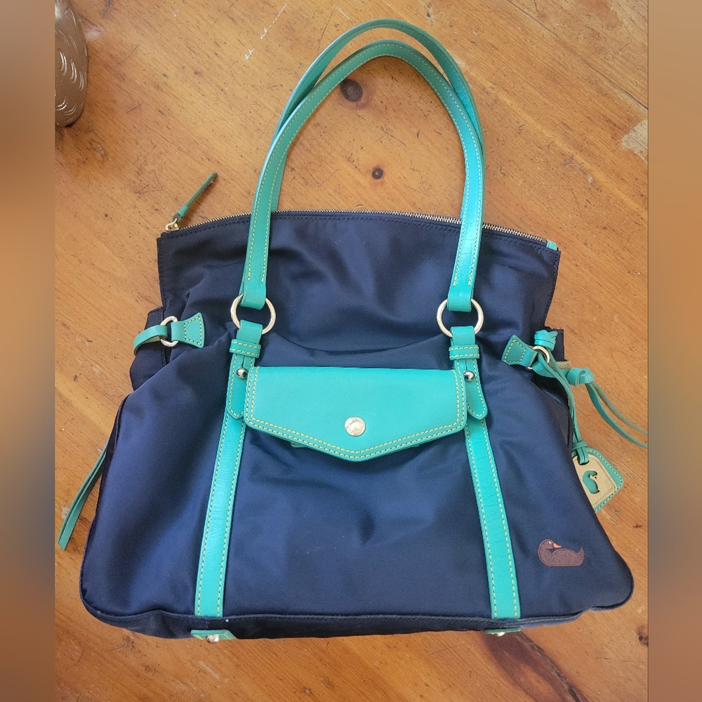 Dooney & Bourke tote purse
